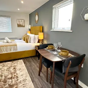  Apartment A Cozy Hideaway With Balcony - Close To